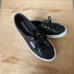 🖤 Superga Leather Classic Sneakers